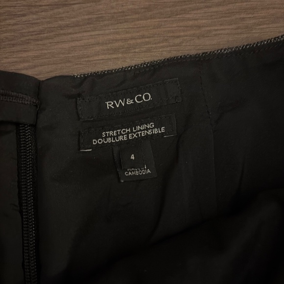 Mini skirt - Picture 2 of 2